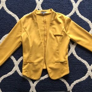 Yellow blazer